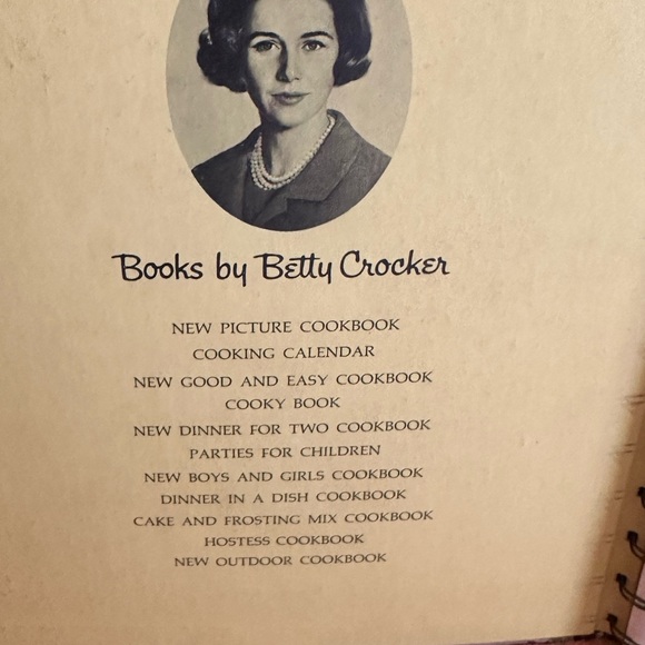 Betty Crocker's New Good and Easy Cookbook Spiral, First Edition - Picture 6 of 10